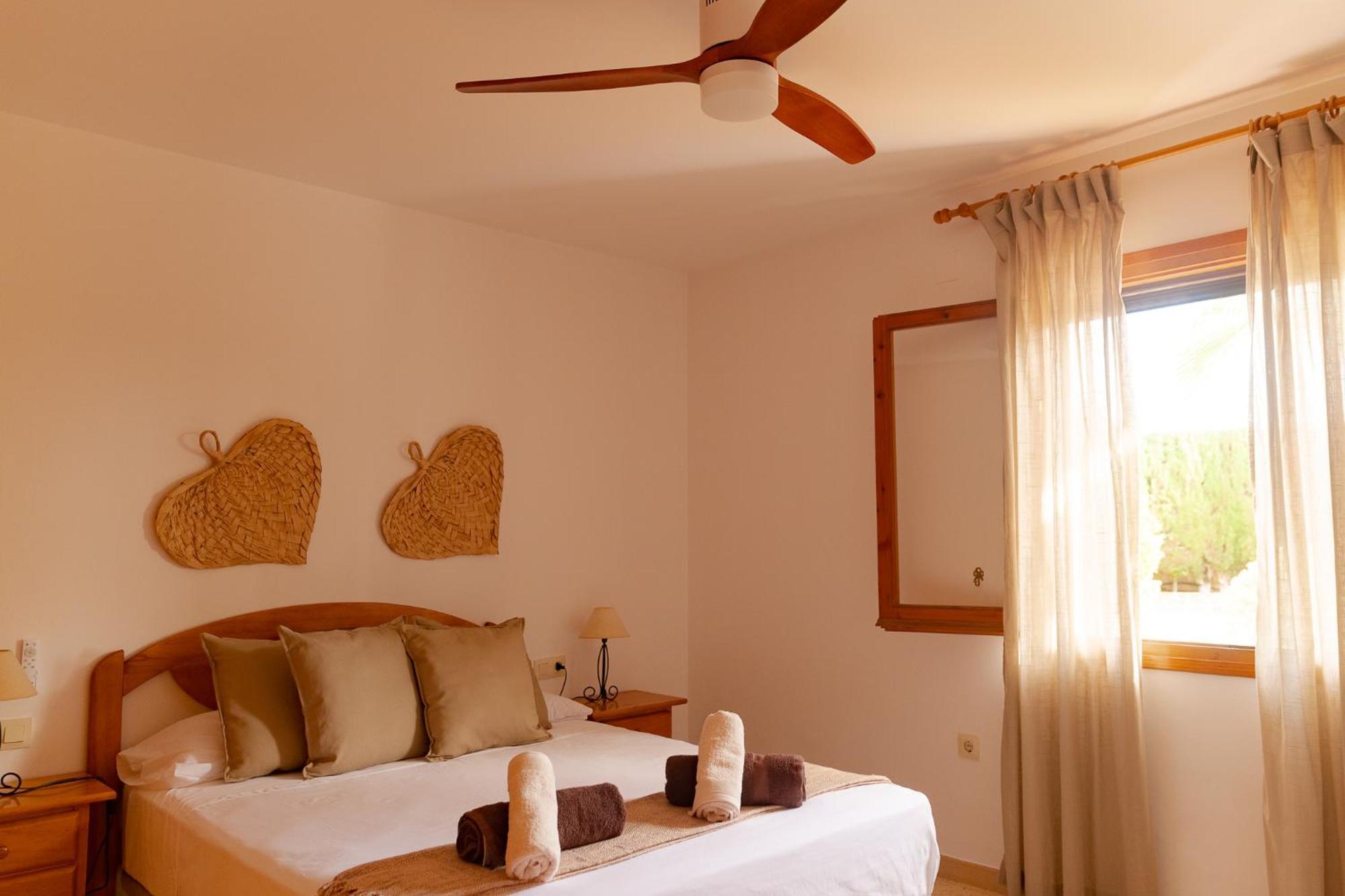 Exclusiva Villa Con Piscina Calafat Exterior photo